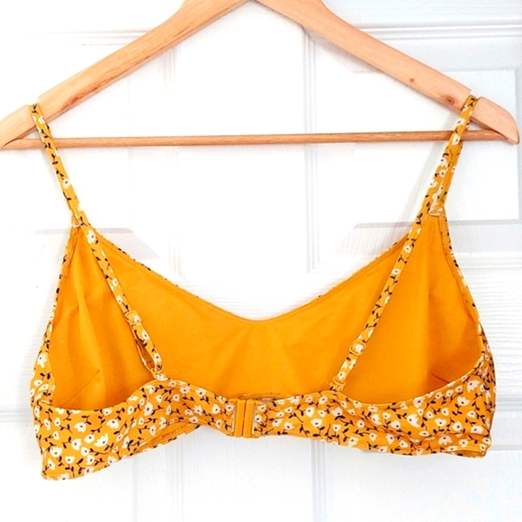 Yellow Daisy pattern bikini top - Picture 2 of 4
